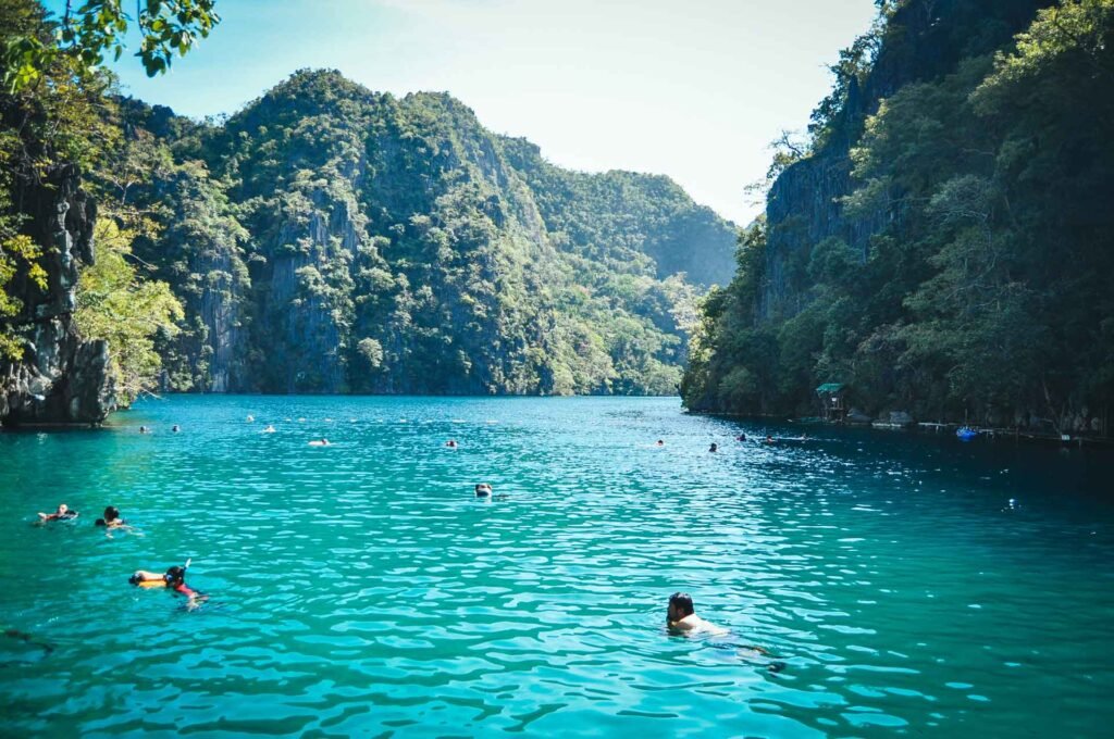 Kayangan Lake